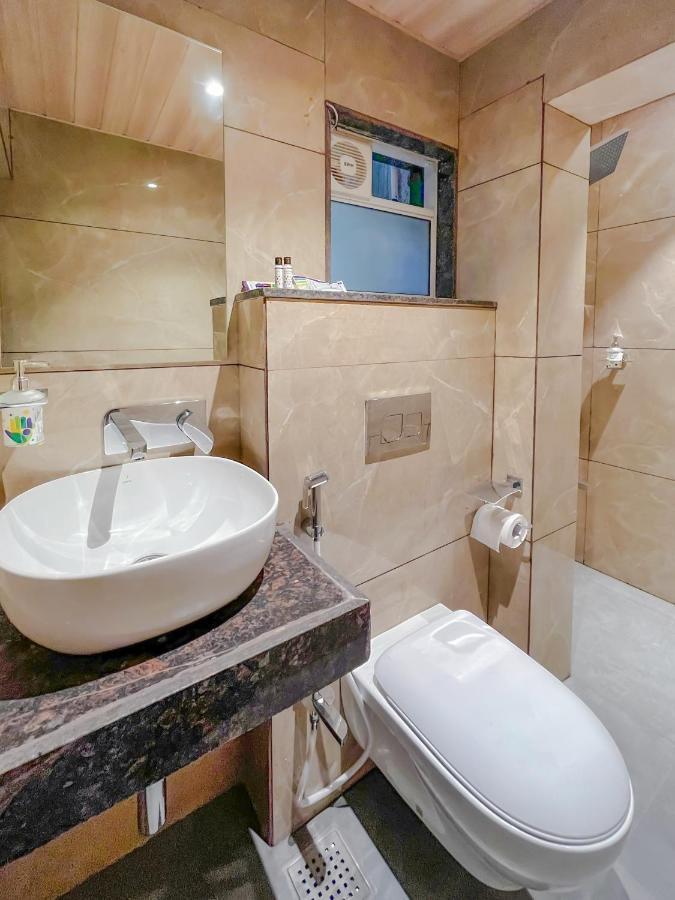 Treebo Serenity Inn, Koregaon Park プネ エクステリア 写真