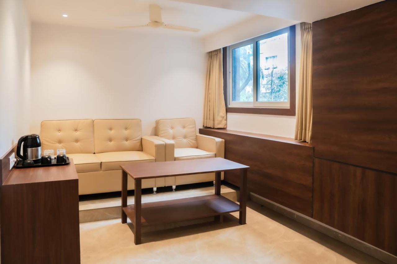 Treebo Serenity Inn, Koregaon Park プネ エクステリア 写真
